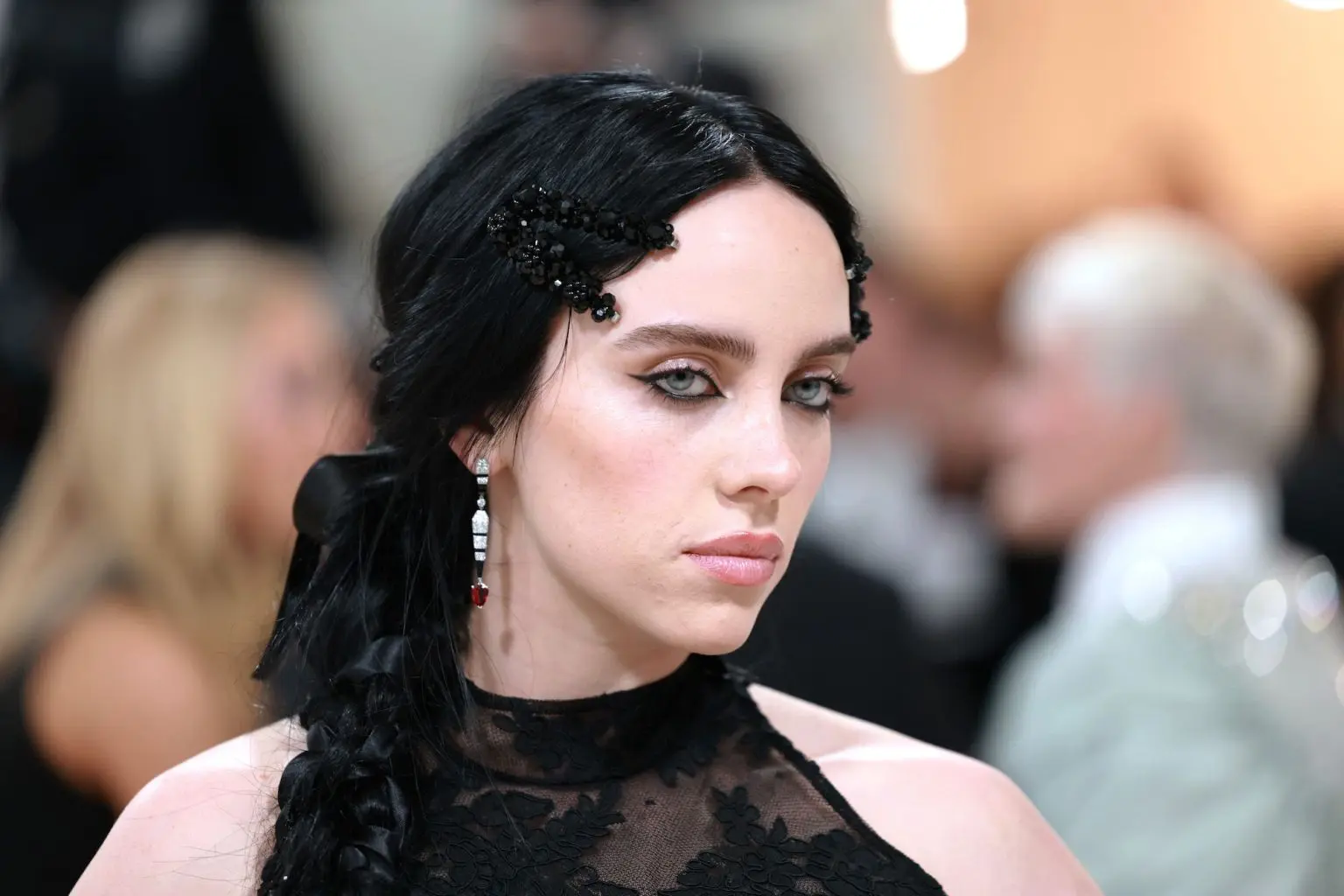 Why I have 1,993 unread texts on my phone – Billie Eilish