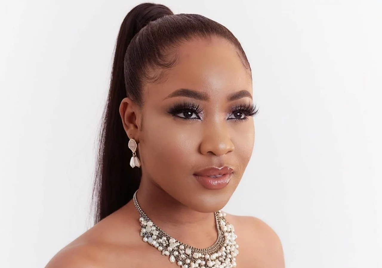 BBNaija’s Erica causes scene at airport over ‘downgraded ticket’ [VIDEO]