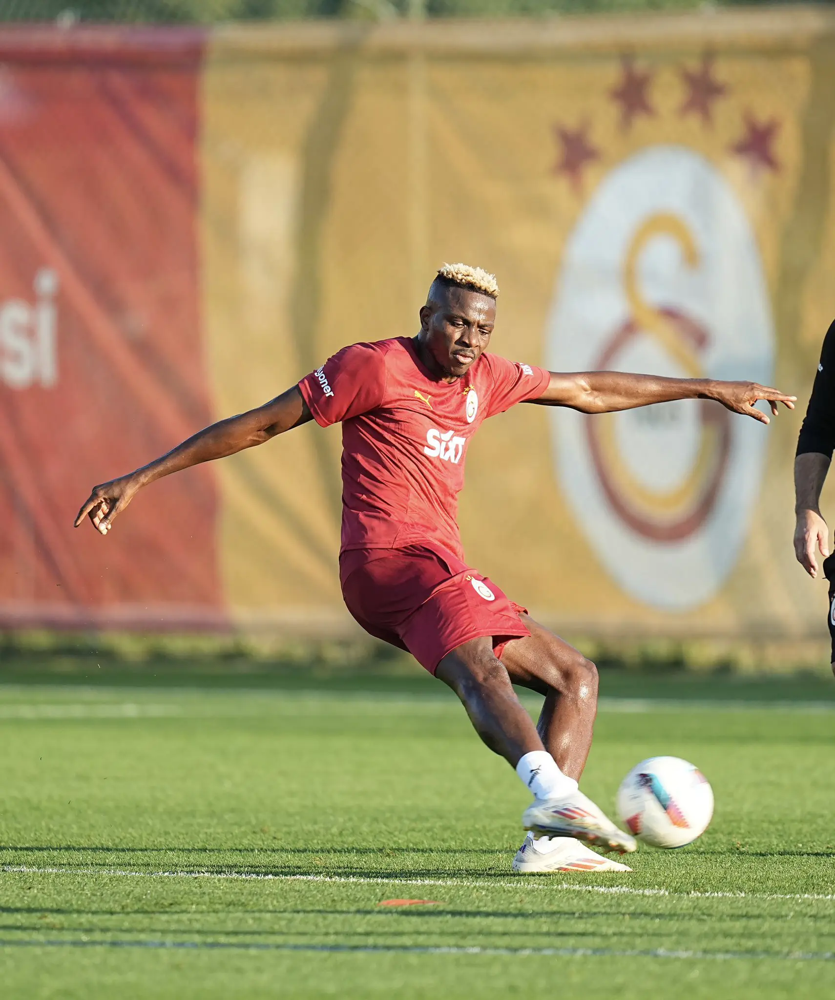 Transfer: Osimhen speaks about January exit from Galatasaray