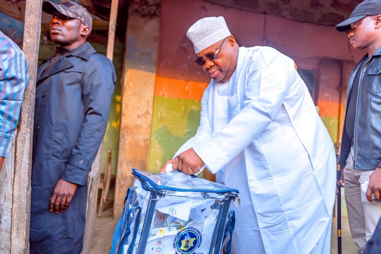 VIDEO: What Governor Adeleke was seen doing at his polling unit in Osun LG election will make you smile