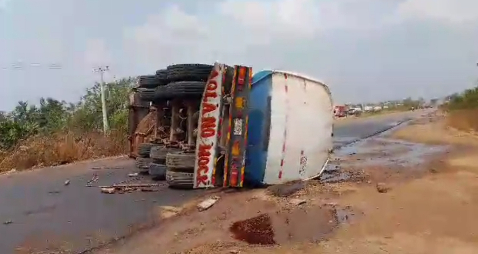 VIDEO: What happened the moment another petroleum tanker fell in Ibadan