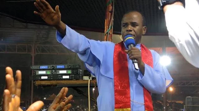 VIDEO: “I am standing before the altar of God to deny It - Mbaka replies Ogechi Njaka
