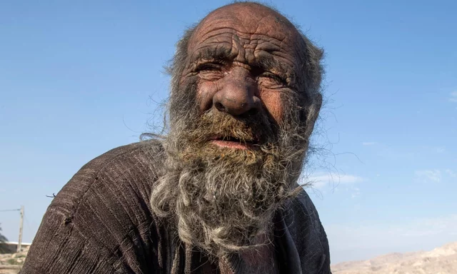 Tragedy befalls Iran’s “World’s Dirtiest Man” at 94 after first bath in over 60 years