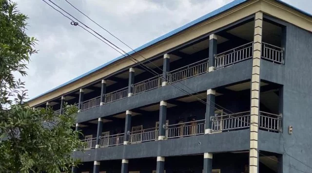 VIDEO: School gateman caught allegedly sleeping with little female student in Aba