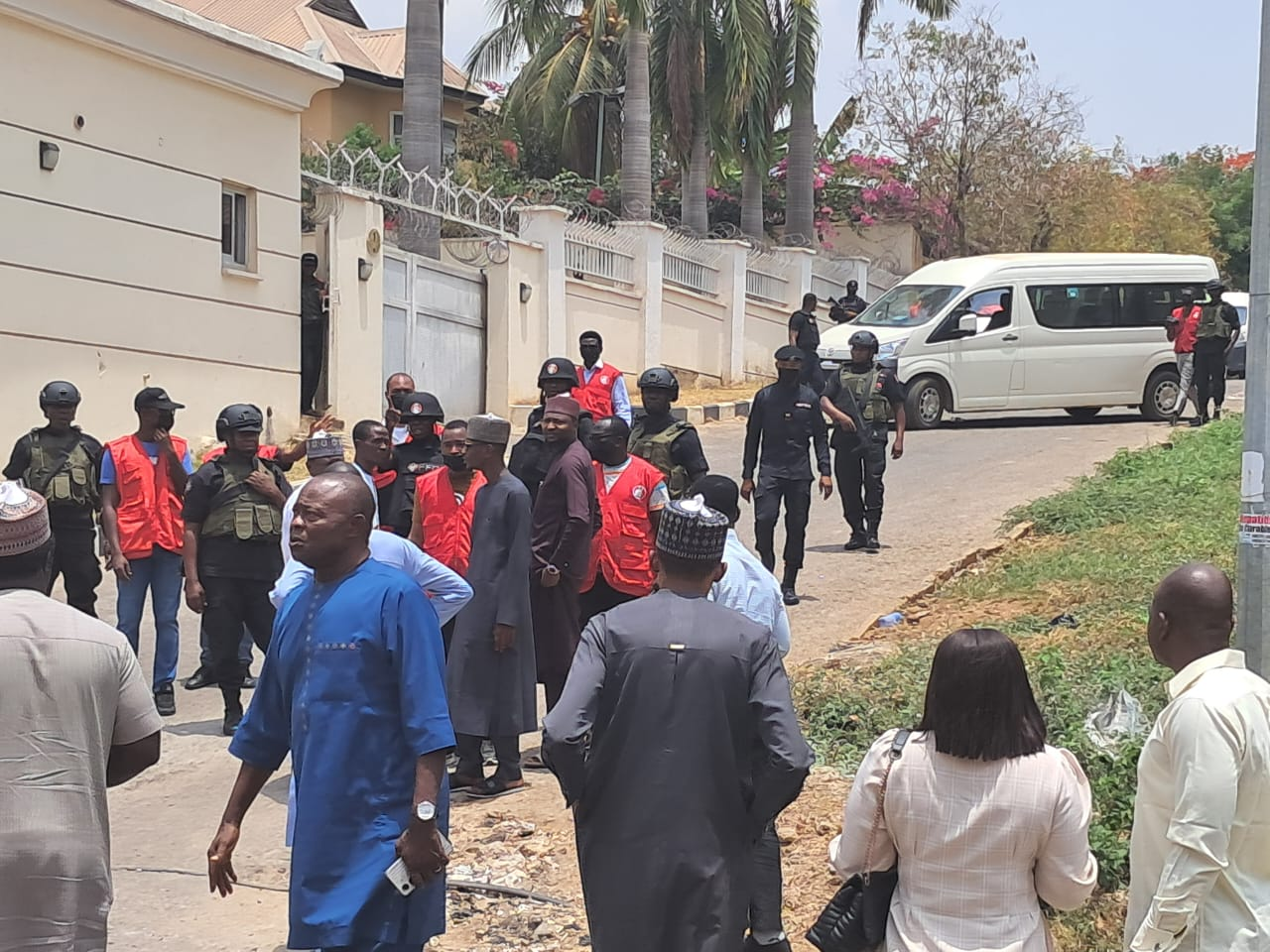Armed EFCC operatives take over Malami’s Abuja house