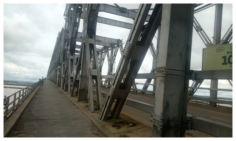 Traffic alert: FG reveals what will happen to First Niger Bridge from Monday